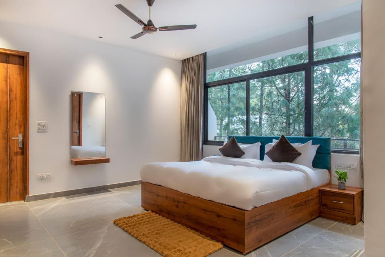 Hills Accomodation Kasauli Bagian luar foto