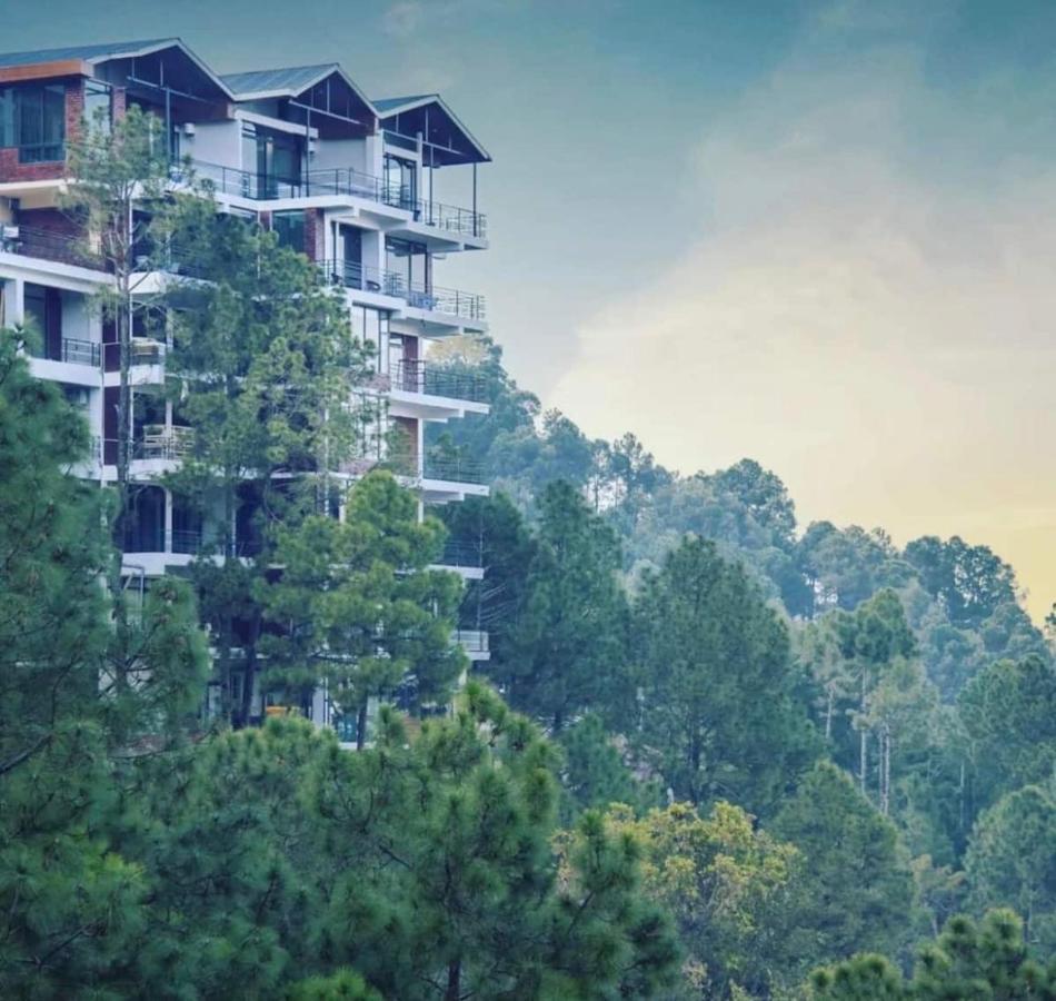 Hills Accomodation Kasauli Bagian luar foto